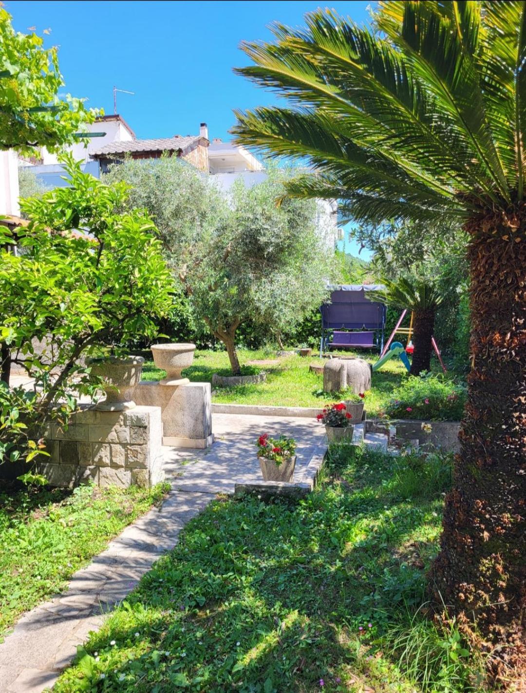 Maris Garden *